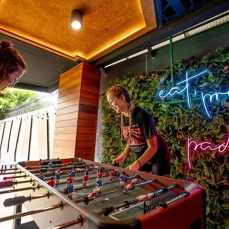 بيت شباب Mad Monkey Phuket Patong المظهر الخارجي الصورة