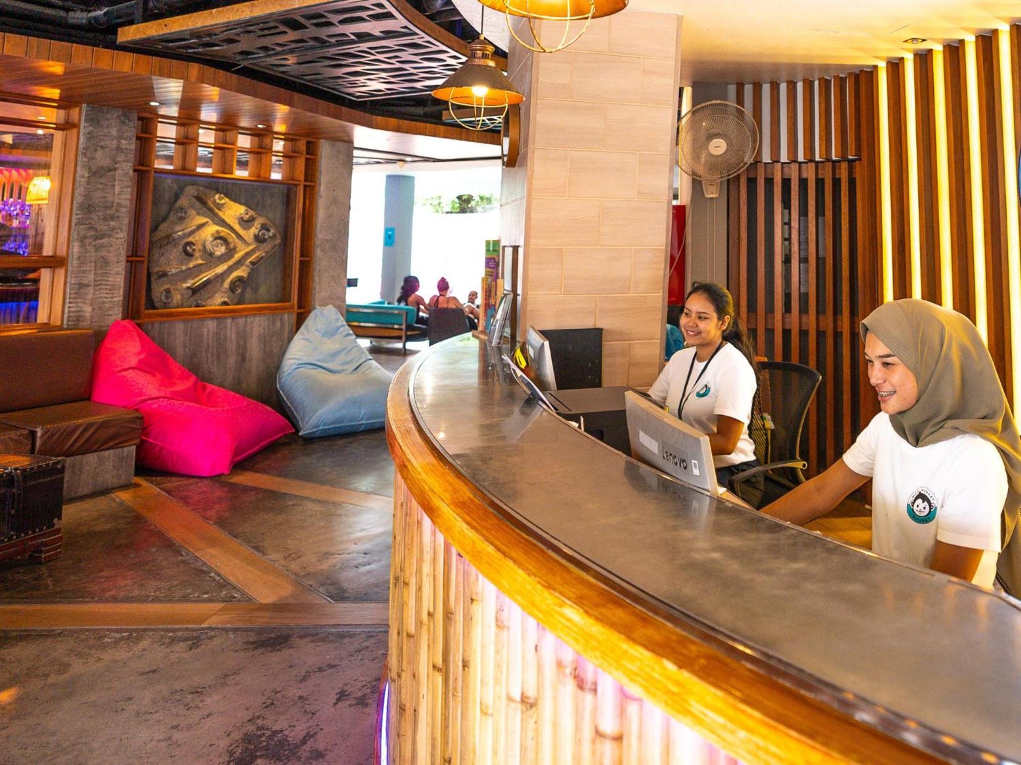 بيت شباب Mad Monkey Phuket Patong المظهر الخارجي الصورة