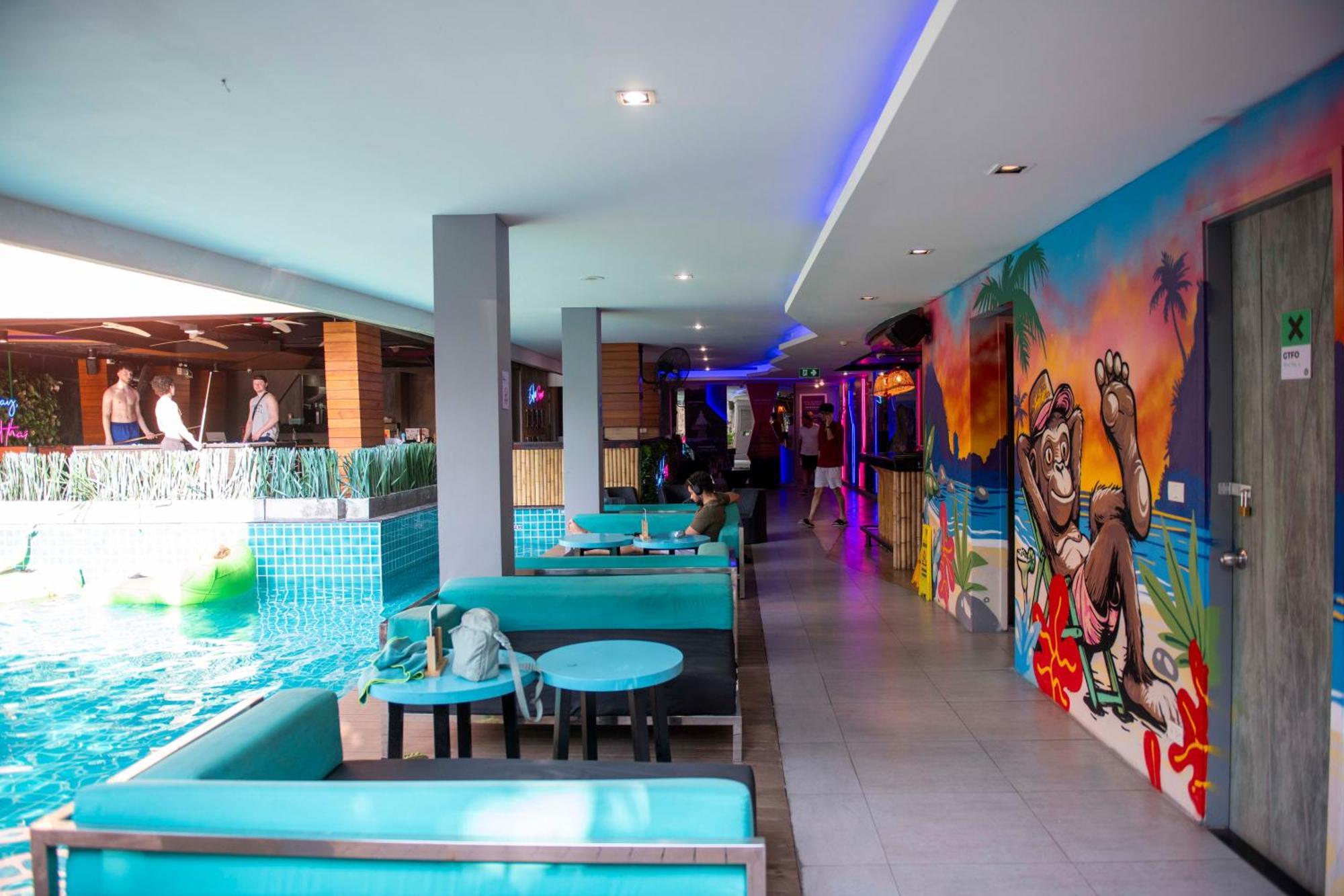 بيت شباب Mad Monkey Phuket Patong المظهر الخارجي الصورة