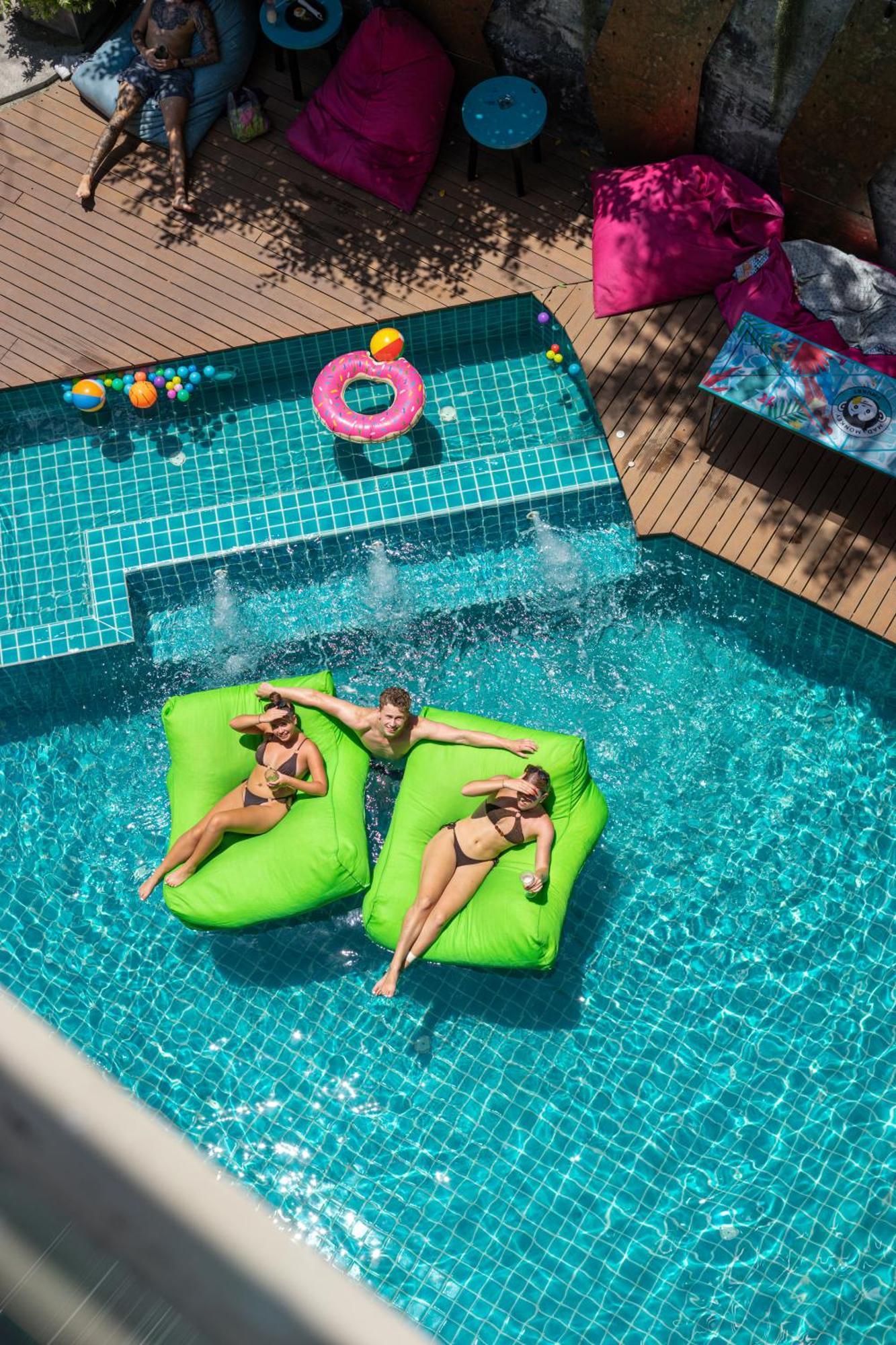 بيت شباب Mad Monkey Phuket Patong المظهر الخارجي الصورة